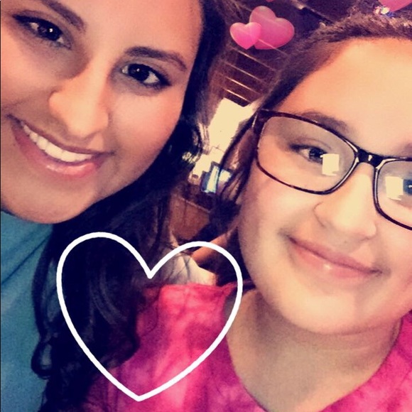 Meet your Posher, Azleen - Picture 5 of 8